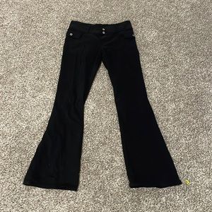 Brandy Melville black cargo low awaits pants